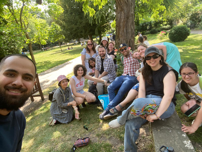 Image of the L+PLUS Lab members and families in a park in Bury St Edmunds